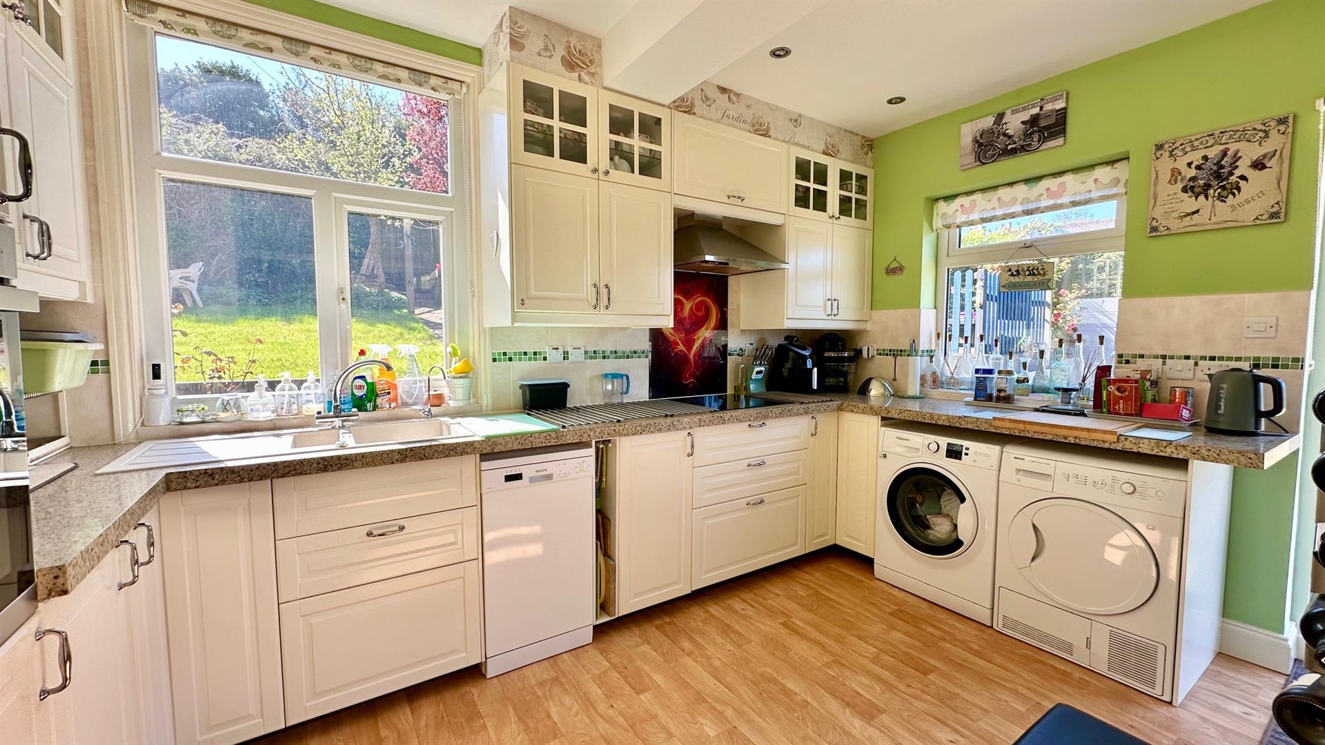 4 bed property in Belmont Road, Hastings
